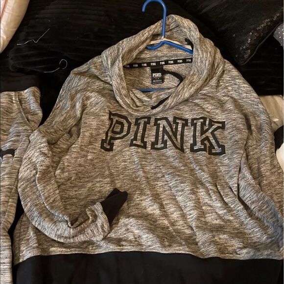 Vs pink Large heathered grey cowl neck pullover & joggers/pants sweatsuit - Picture 5 of 12